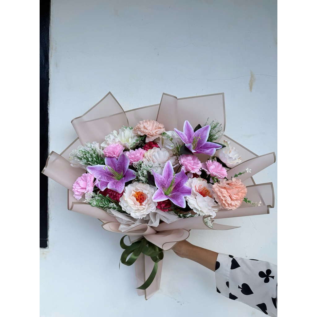 (READY) BUKET BUNGA ARTIFICIAL BUNGA PALSU CANTIK BESAR UNTUK WISUDA GRADUATION ULANGTAHUN