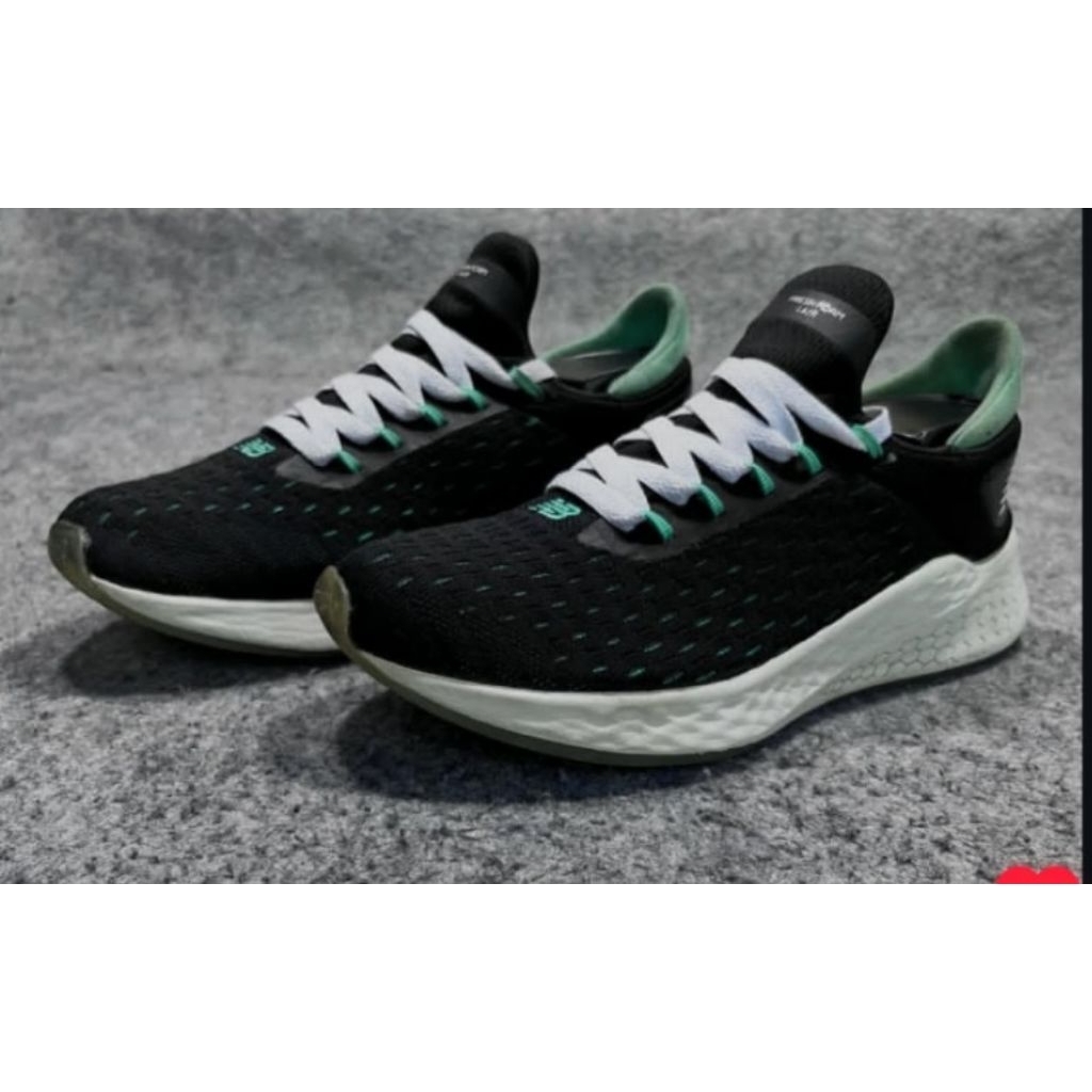 #Readyut40Merek:MEW BALANCE FRESH FOAM LAZR
Model:RUNING SHOES
Size:40.5 / 25.5cm