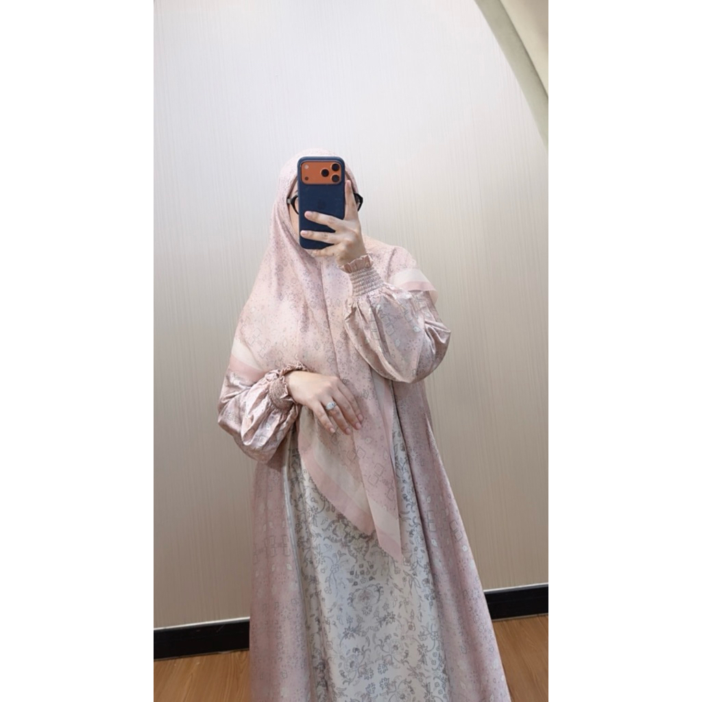 [Pre-Order] Nk 68 - Gamis Set Printing Nk Muslimah Motif Kashmir Ivori Kombinasi Pink
