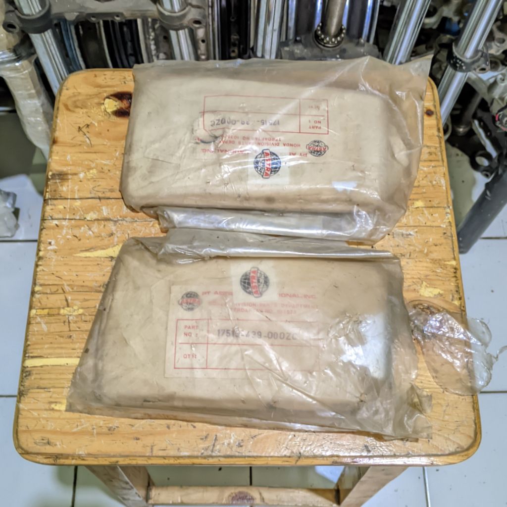 Cover Tutup Tangki GL100 GL 100 125 Original Baru Nos