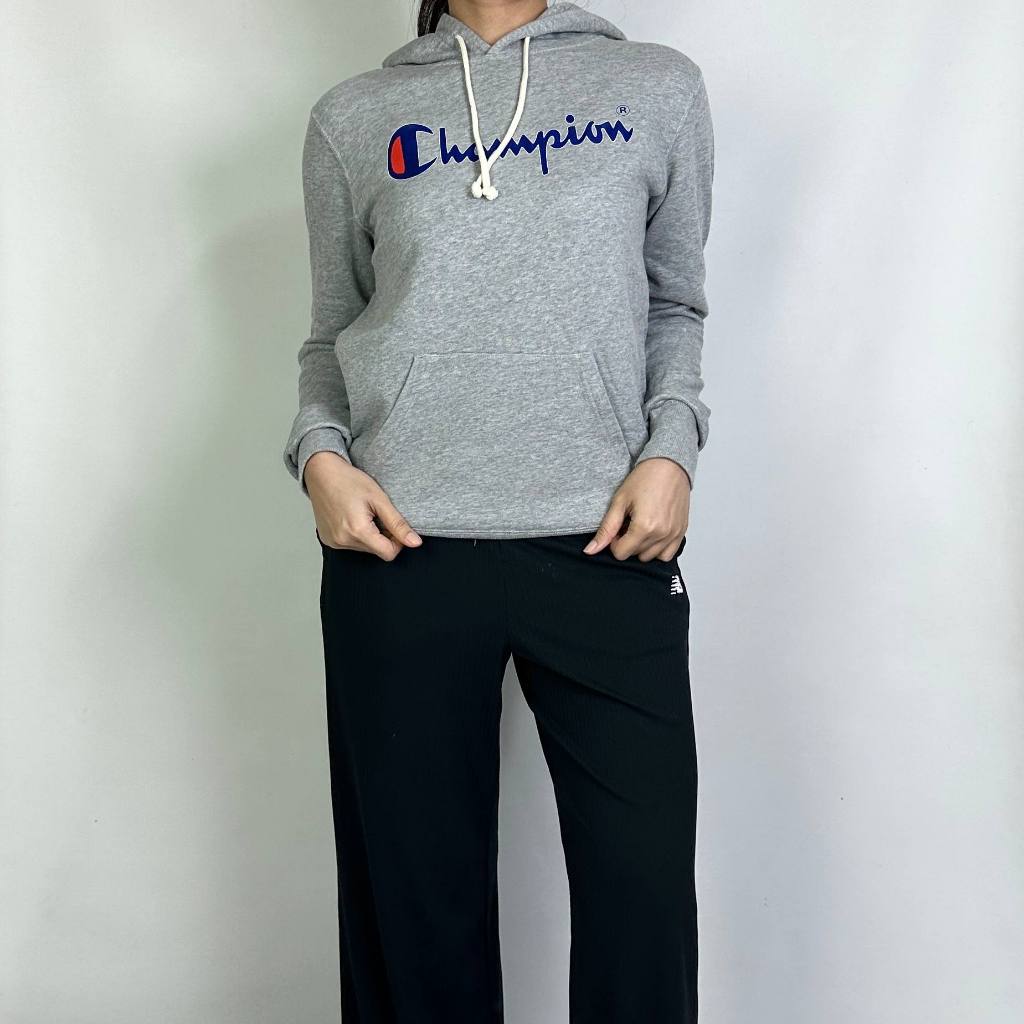 jaket wanita Champion size M (seperti baru) 100% original 090526J