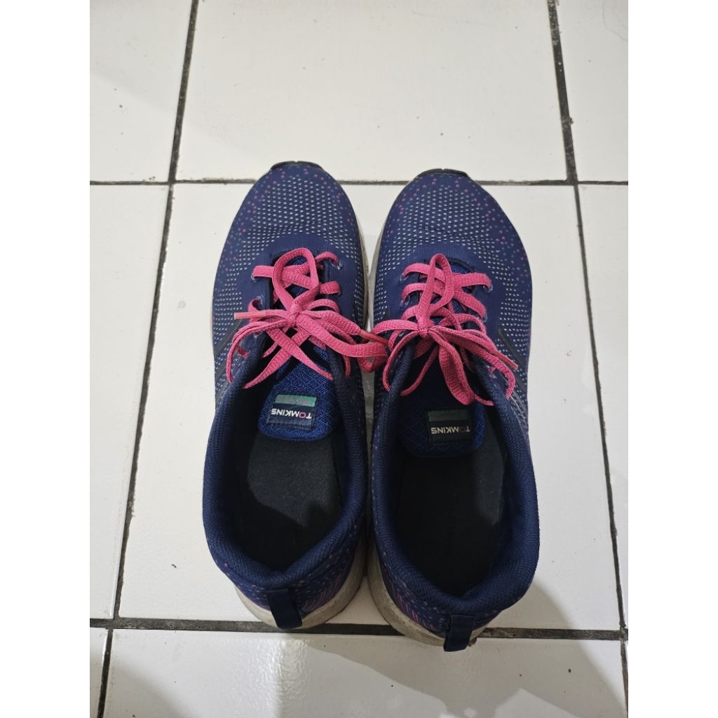 Sepatu Tomkins Wanita Size 41 (Preloved)