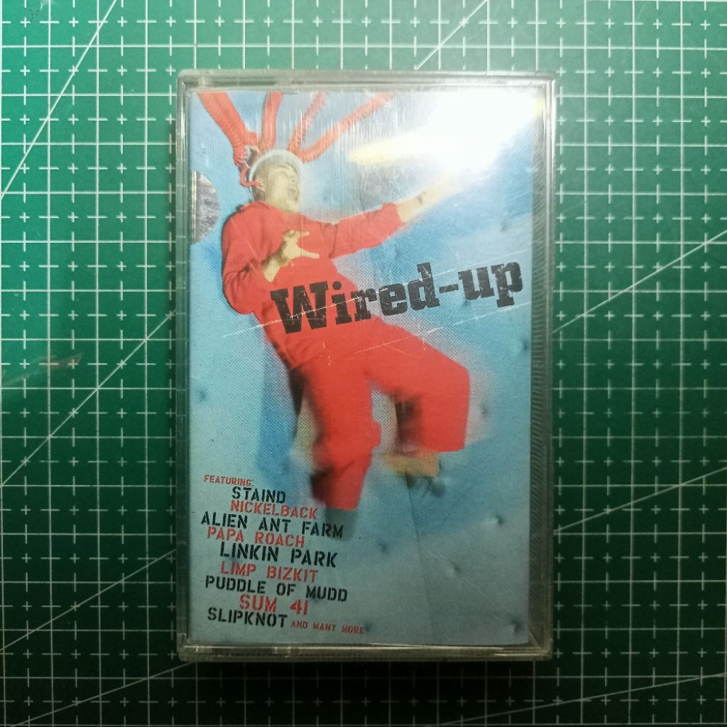 Kaset Various Artist - Wired Up (Limp Bzikit, Papa Roach, Deftones, Slipknot, Sum 41, Blink 182, Que