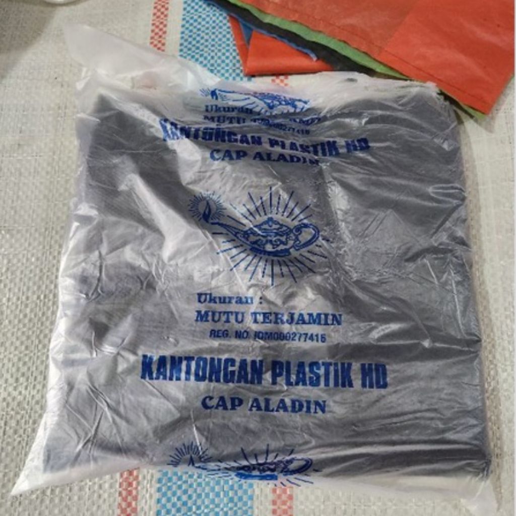Plastik Asoy warna Hitam cap Aladin