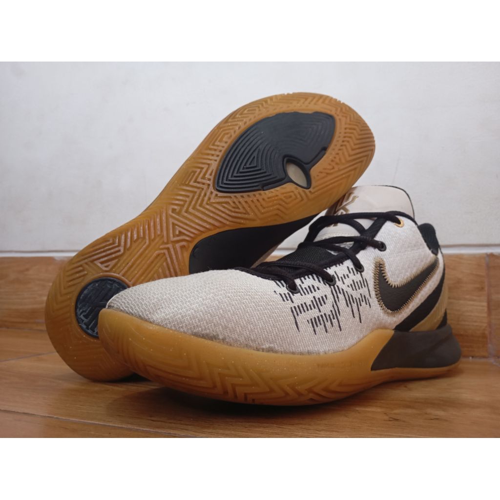 sepatu basket Nike Kyrie Flytrap 2 EP