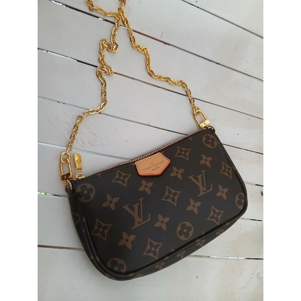 LV Accessories Pochette 2019 Preloved