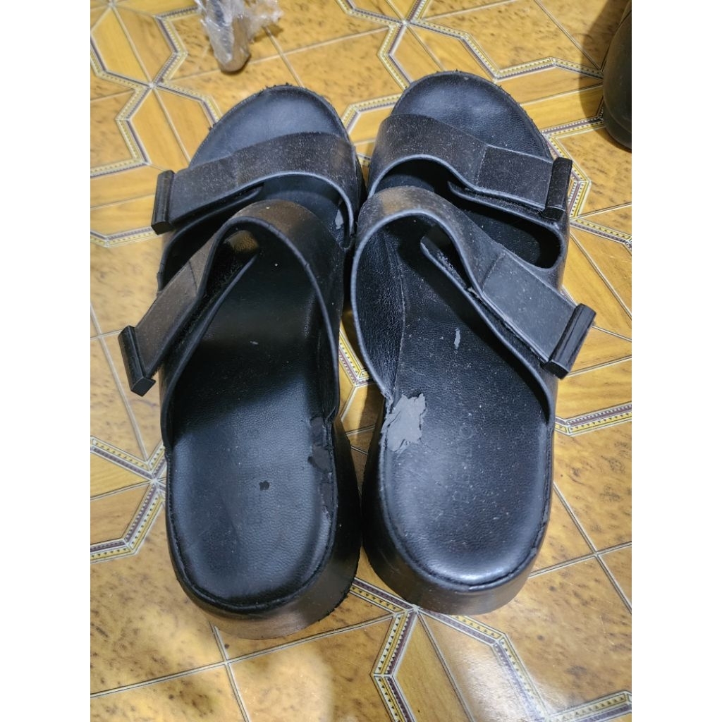 Sandal Wanita BeBob - Hitam - Preloved