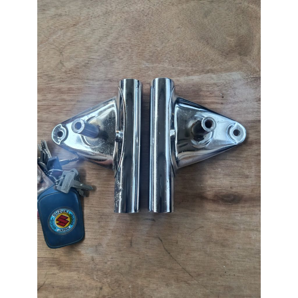Kupingan lampu Suzuki GT185 GT 185 Twin