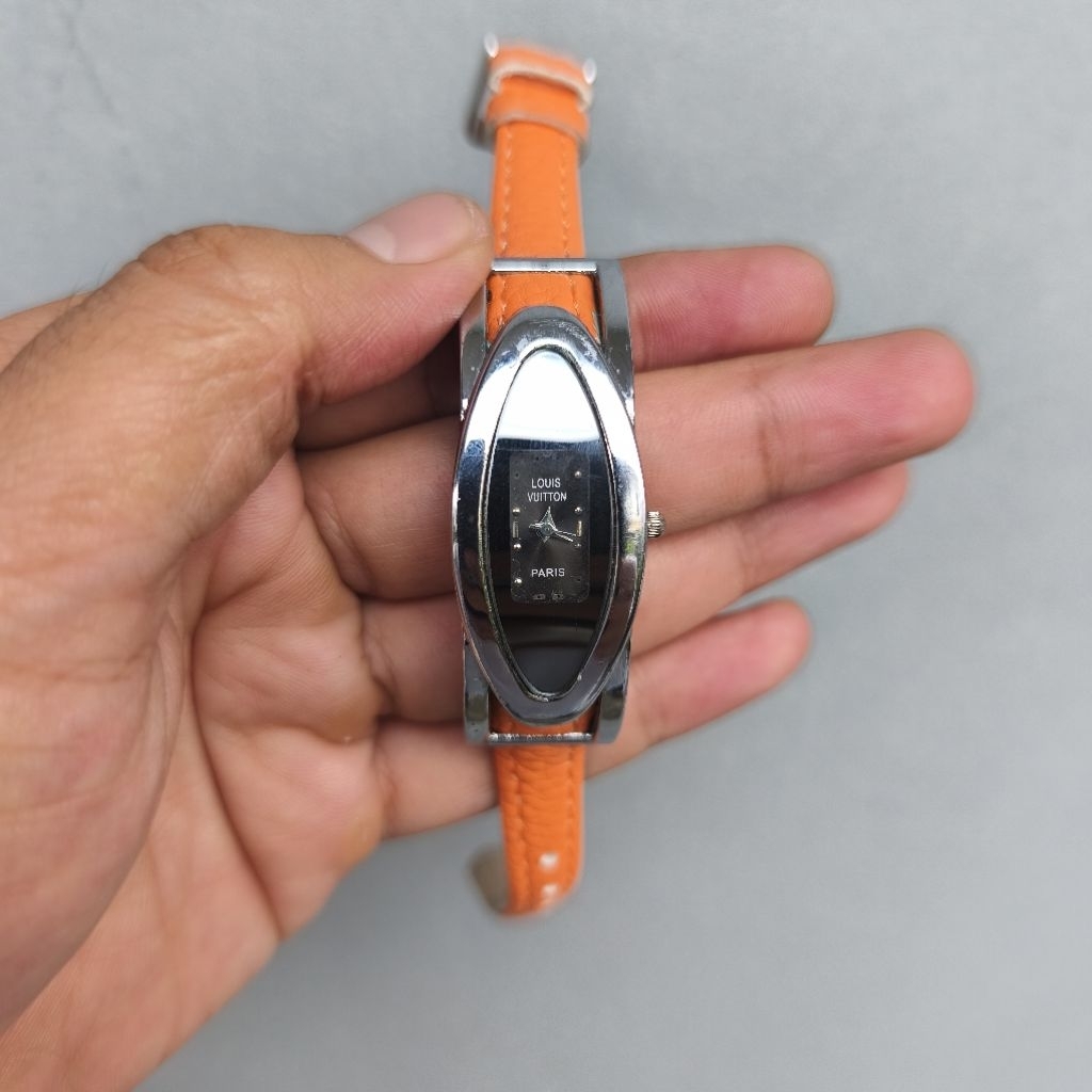 JAM TANGAN LOUIS VUITTON VINTAGE BEKAS SECOND