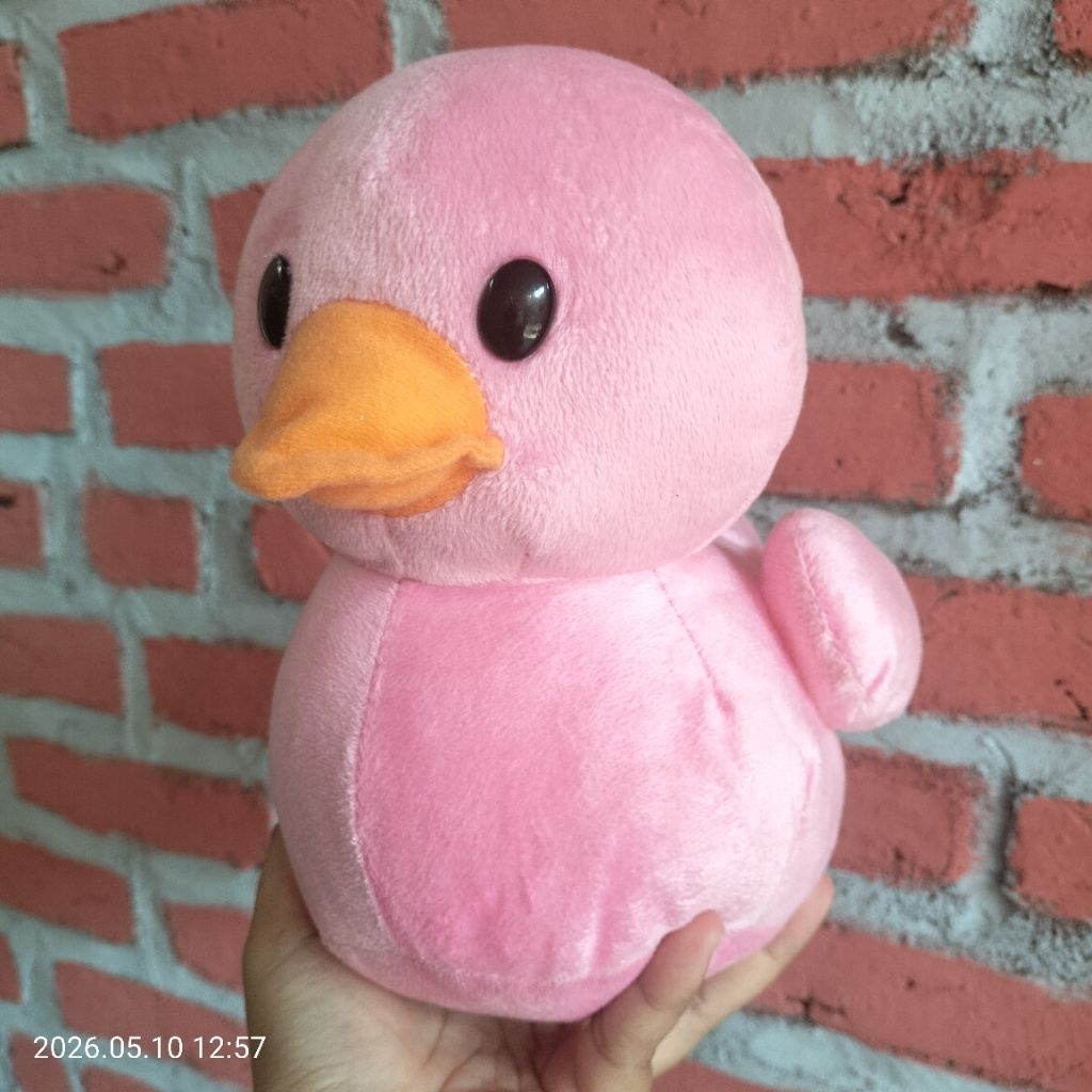BONEKA BEBEK WARNA PINK MATA CANDY