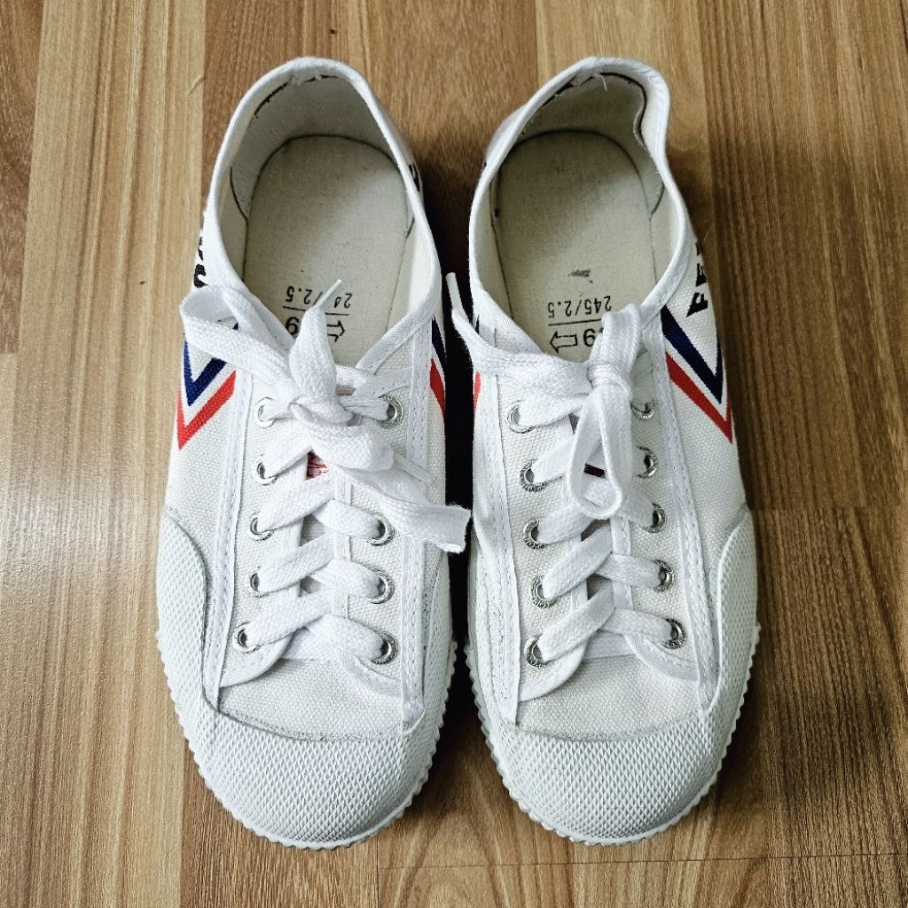 PRELOVED Sepatu Wushu putih Feiyue size 39 Fei yue kungfu wingchun taichi taiji