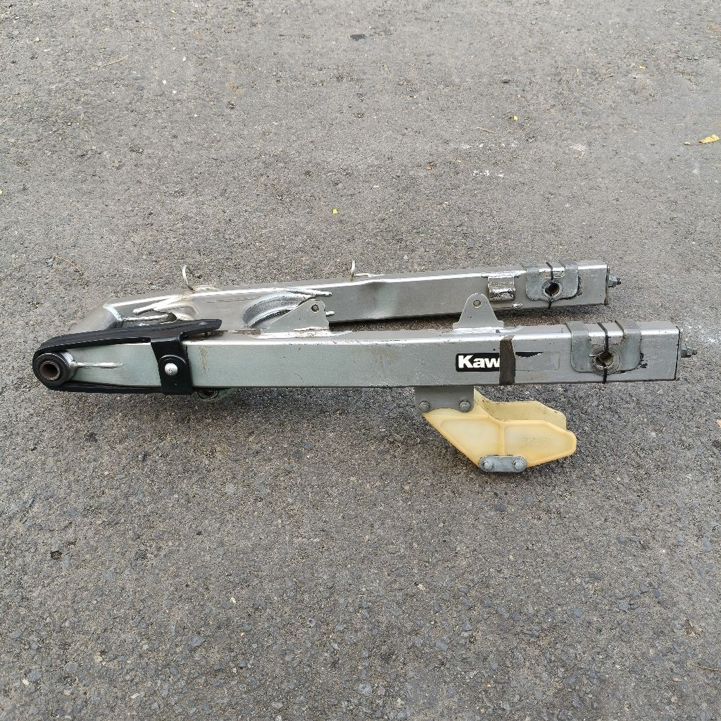 Swing arm KLX 150 Tipe G/BF Original (bekas)
