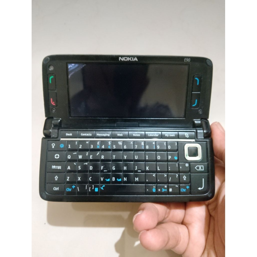 Nokia E90 Communicator Flip Super Spesial Limited Edition Rare Reguler Old Retro Bahan Gambling Nyal