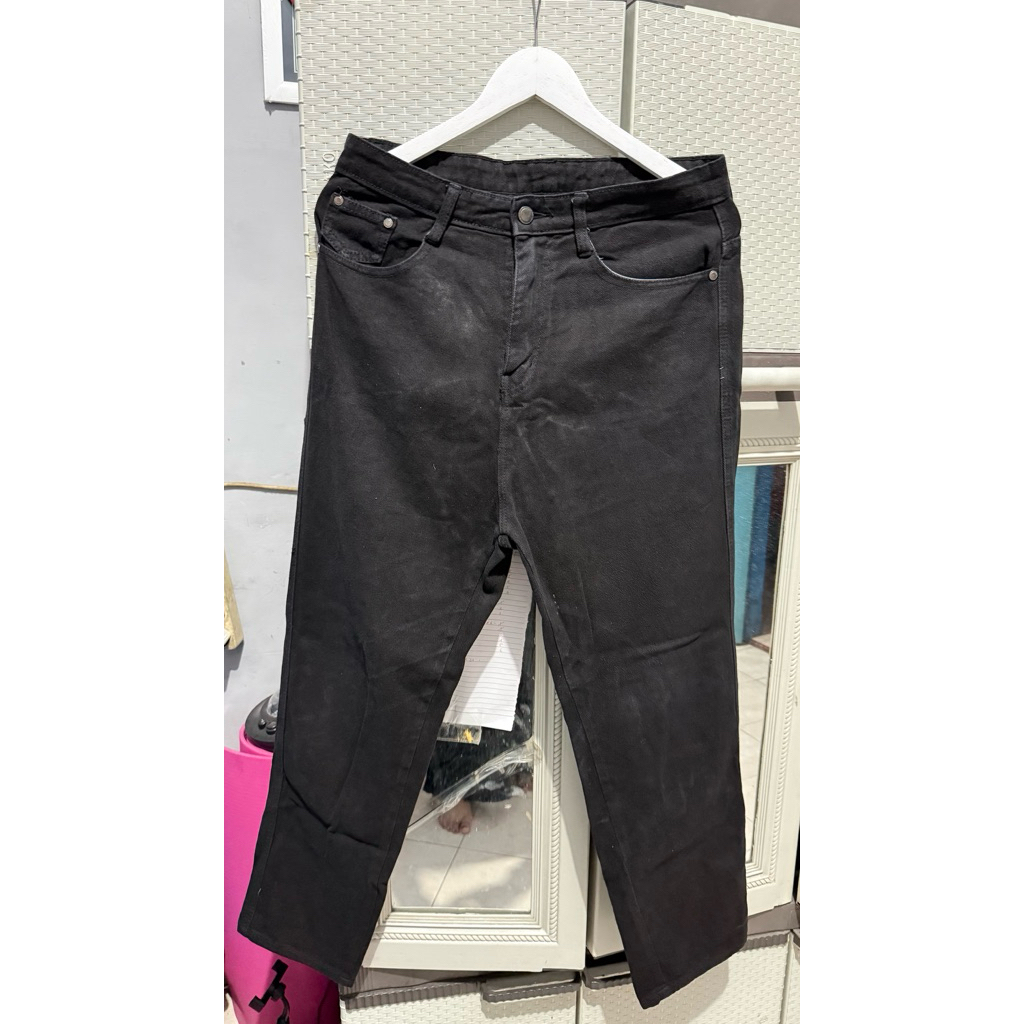 jeans hitam jnso