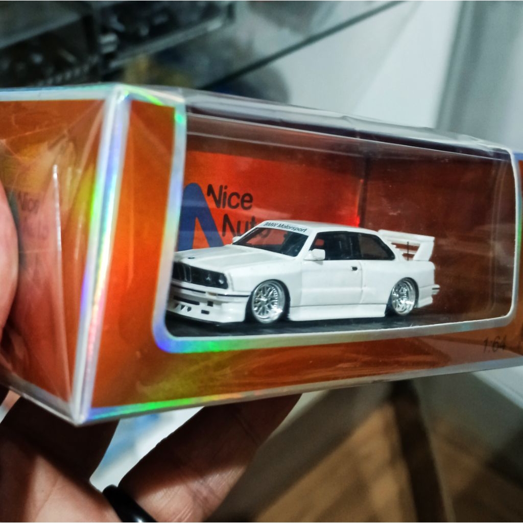 BMW M3 E30 (white) Coupe Pandem Widebody Resin model car by NiceAuto 1/64