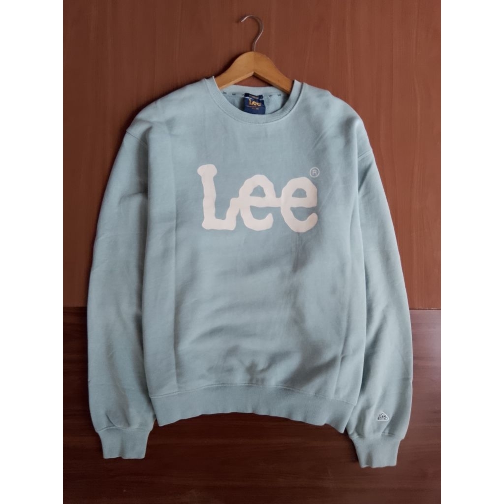 sweater crewneck Lee pria dan wanita