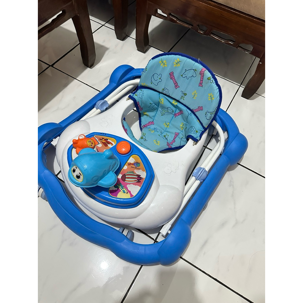 Baby Walker baby merek Family second