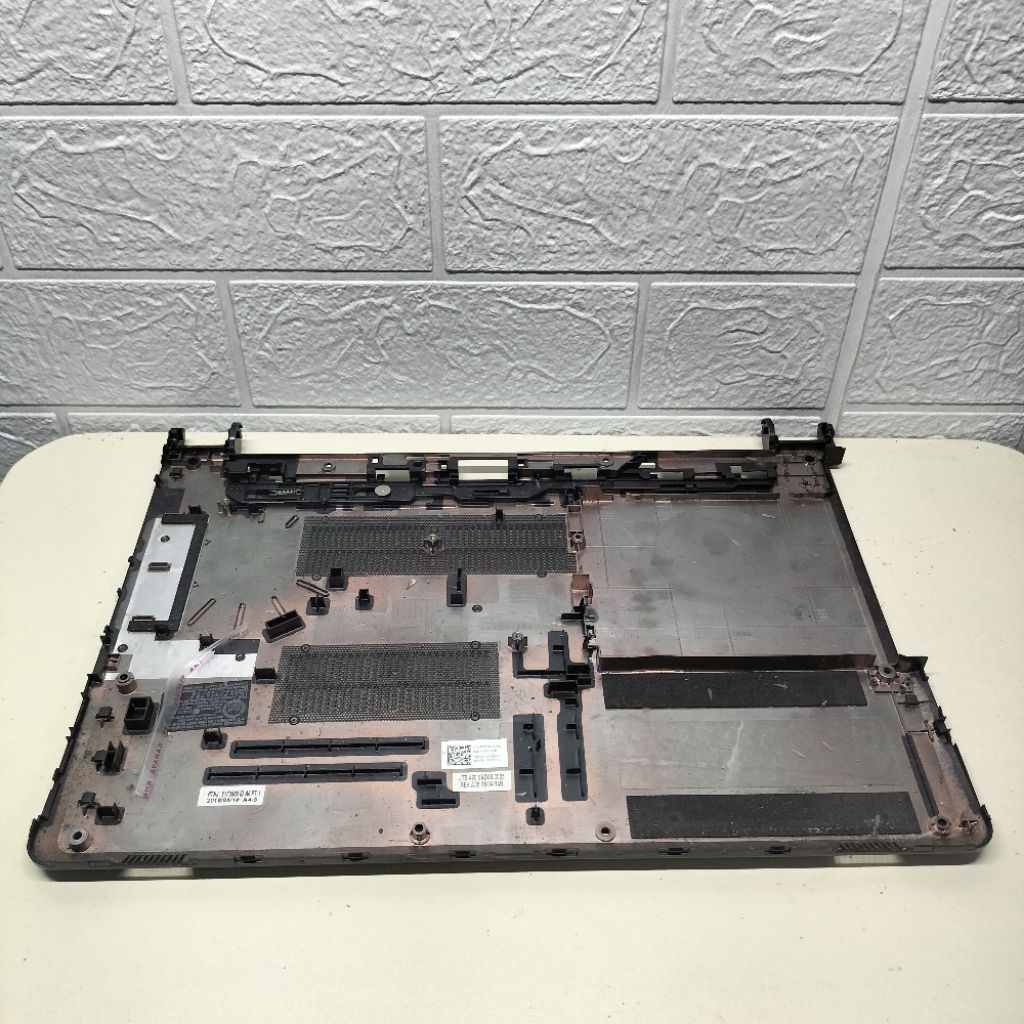 Kesing Case Casing Bottom Bawah Laptop Dell Inspiron 14 3000 P76g P76g002
