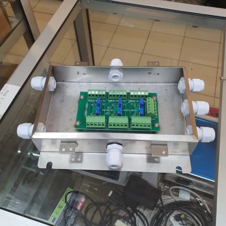 Junction Box 4 Hole Stainless Steel