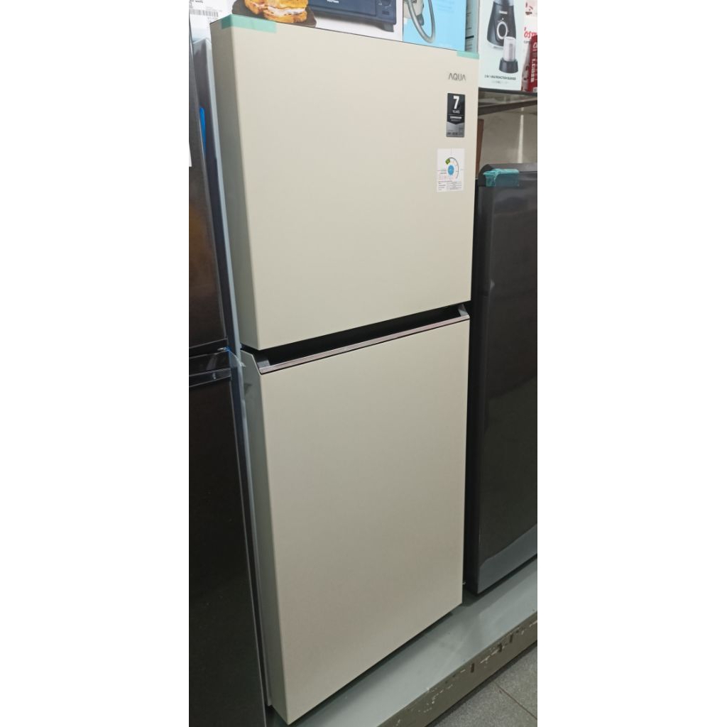 kulkas aqua aqr-dtm245cbpbe lemari es 2 pintu aqrdtm245cb pbe  cbp be beige turbo cooling big freeze