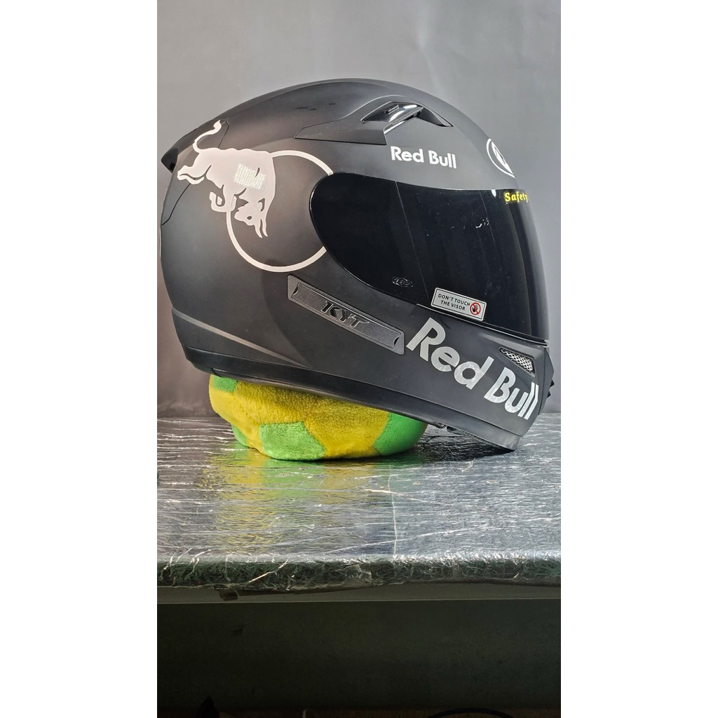 HELM KYT HITAM