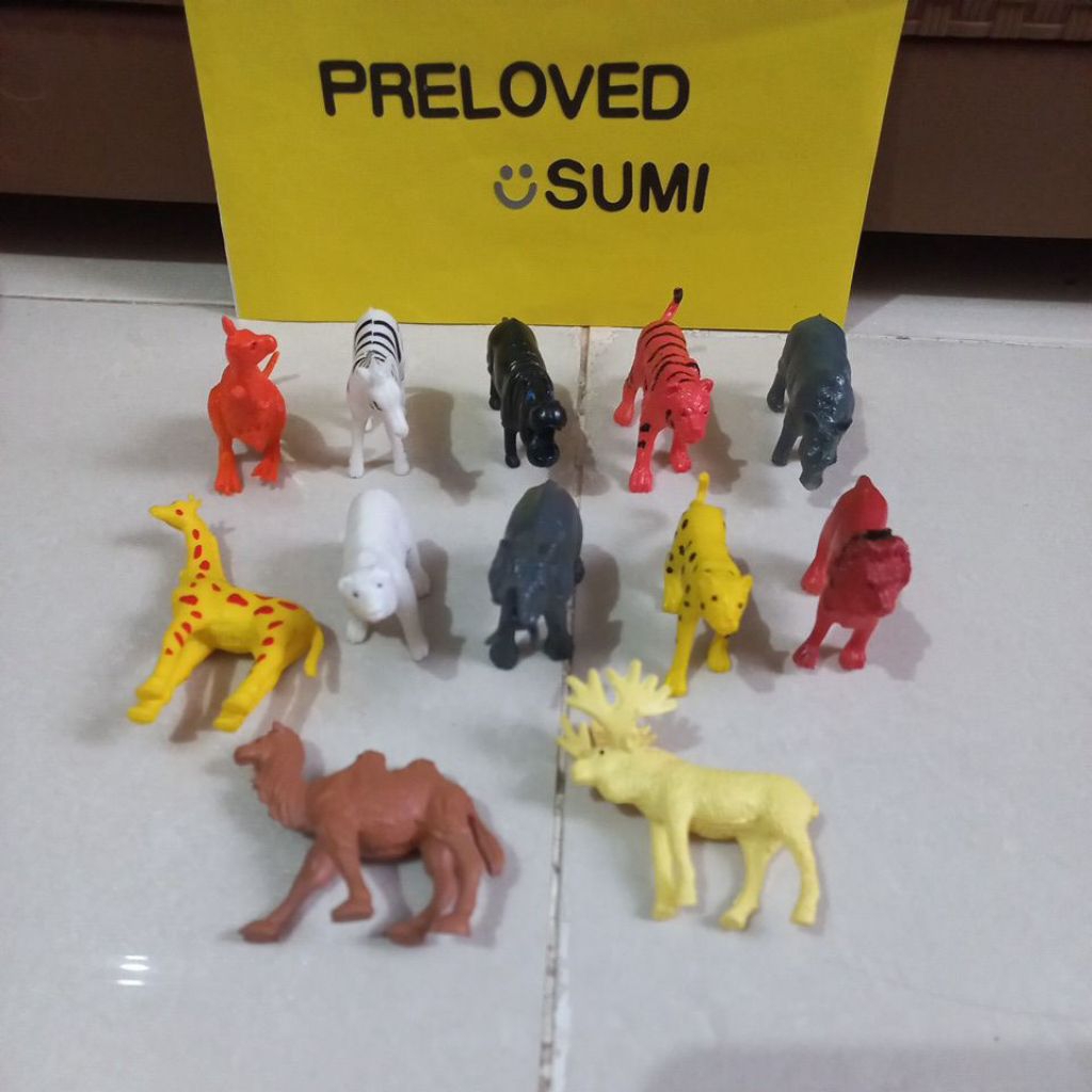 mainan figure wild animal + bonus jerapah besar