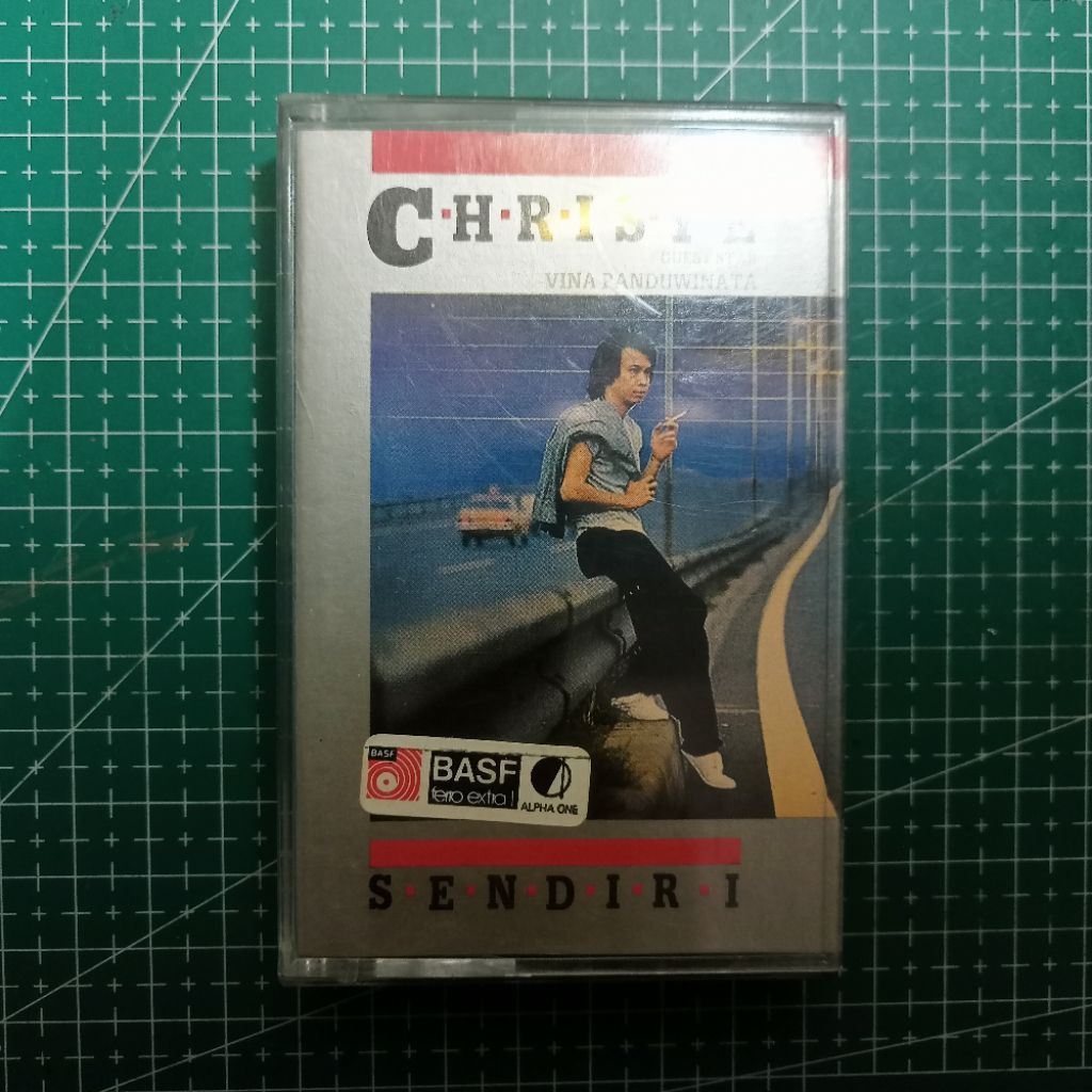 Kaset Chrisye - Sendiri