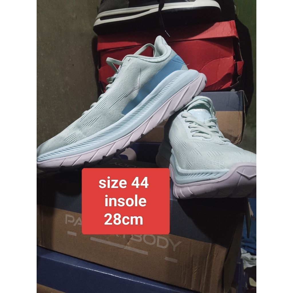 sepatu running hoka one one hijau mint