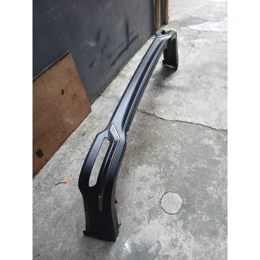 Bodykit Belakang innova reborn Venturer 2021