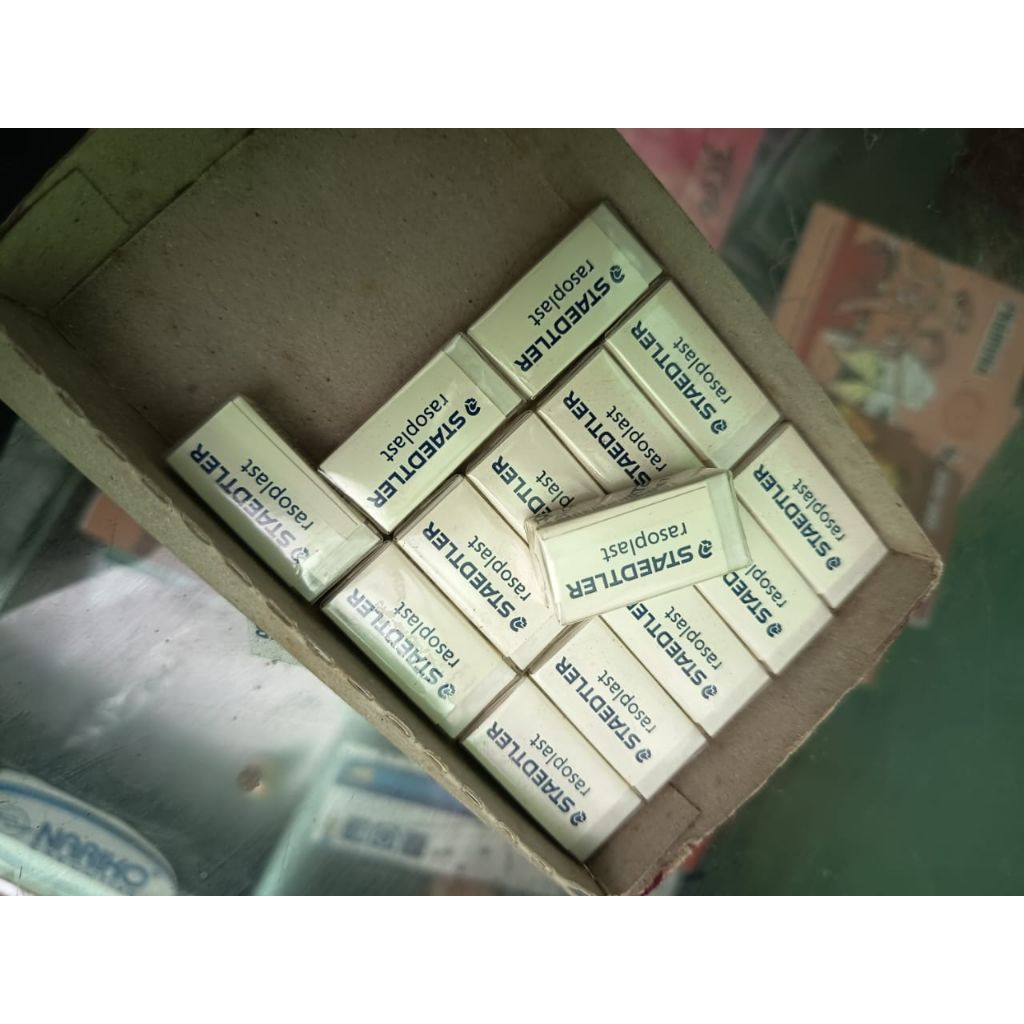 penghapus Staedtler Rasoplast