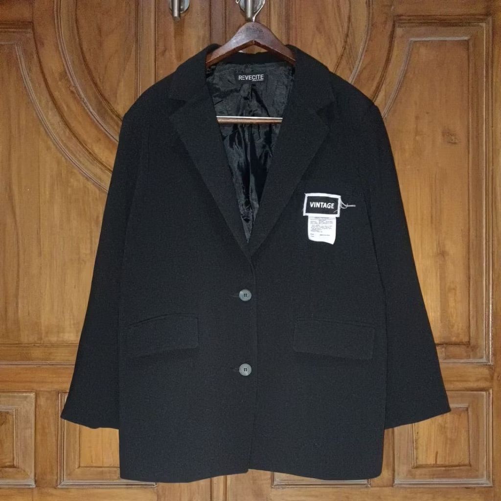 PRELOVED REVECITE Blazer Formal Wanita Hitam Patch Bigsize LD 114