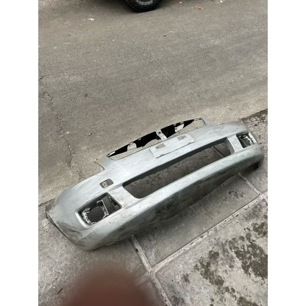 Bumper depan Suzuki swift  2007 2008 2009 2010 Original