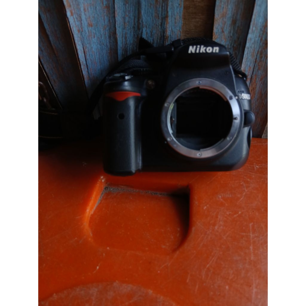 Kamera nikon tanpa lensa 365rb jadul antik vintage lawas display dianggap mati
