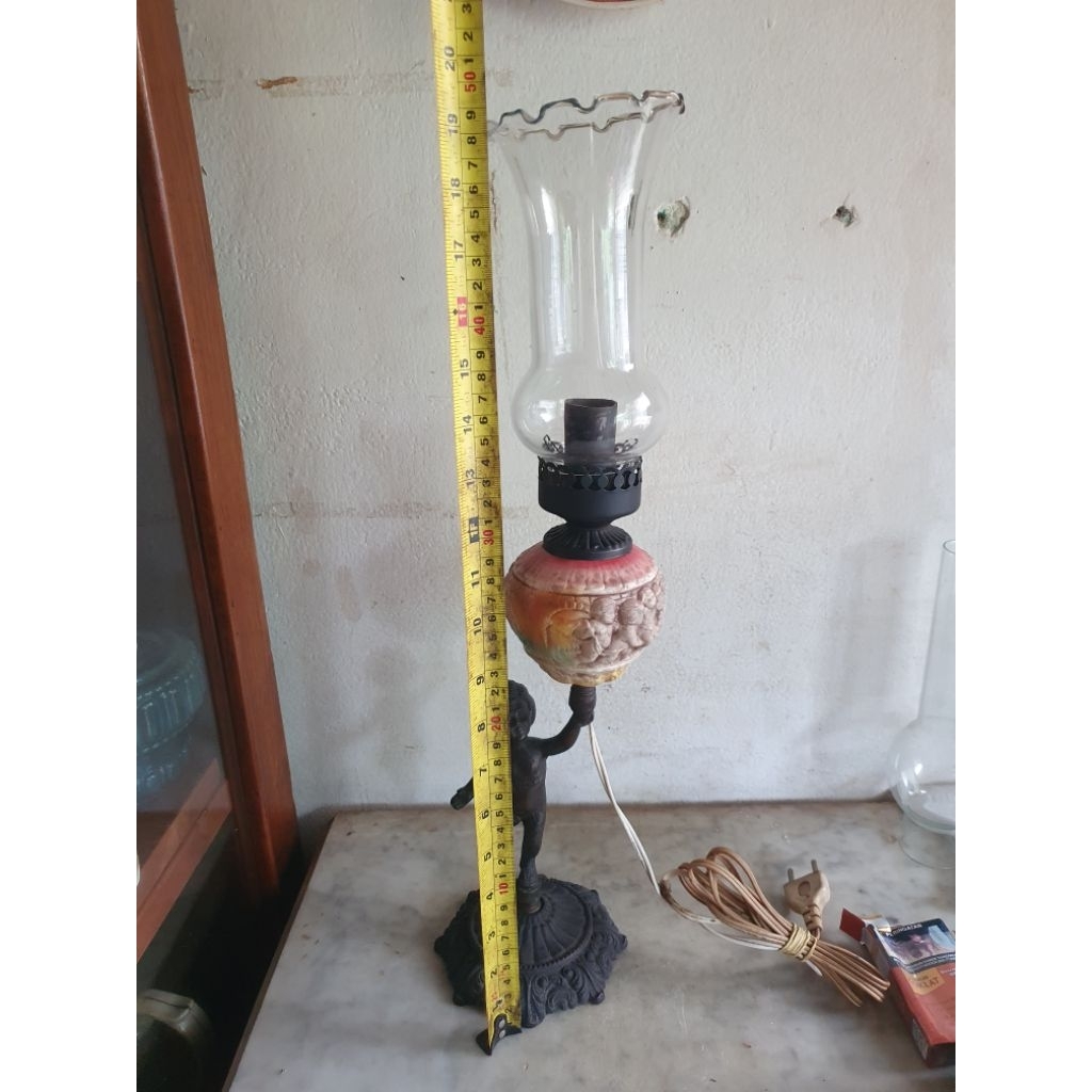 lampu eropaan antik