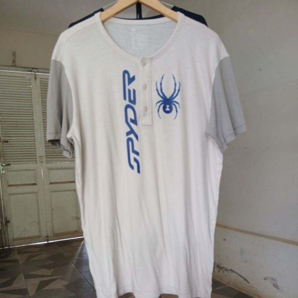 Kaos katun warna broken White lengan abu kerah kencang berkancing GAP second Original size XXL ld 12