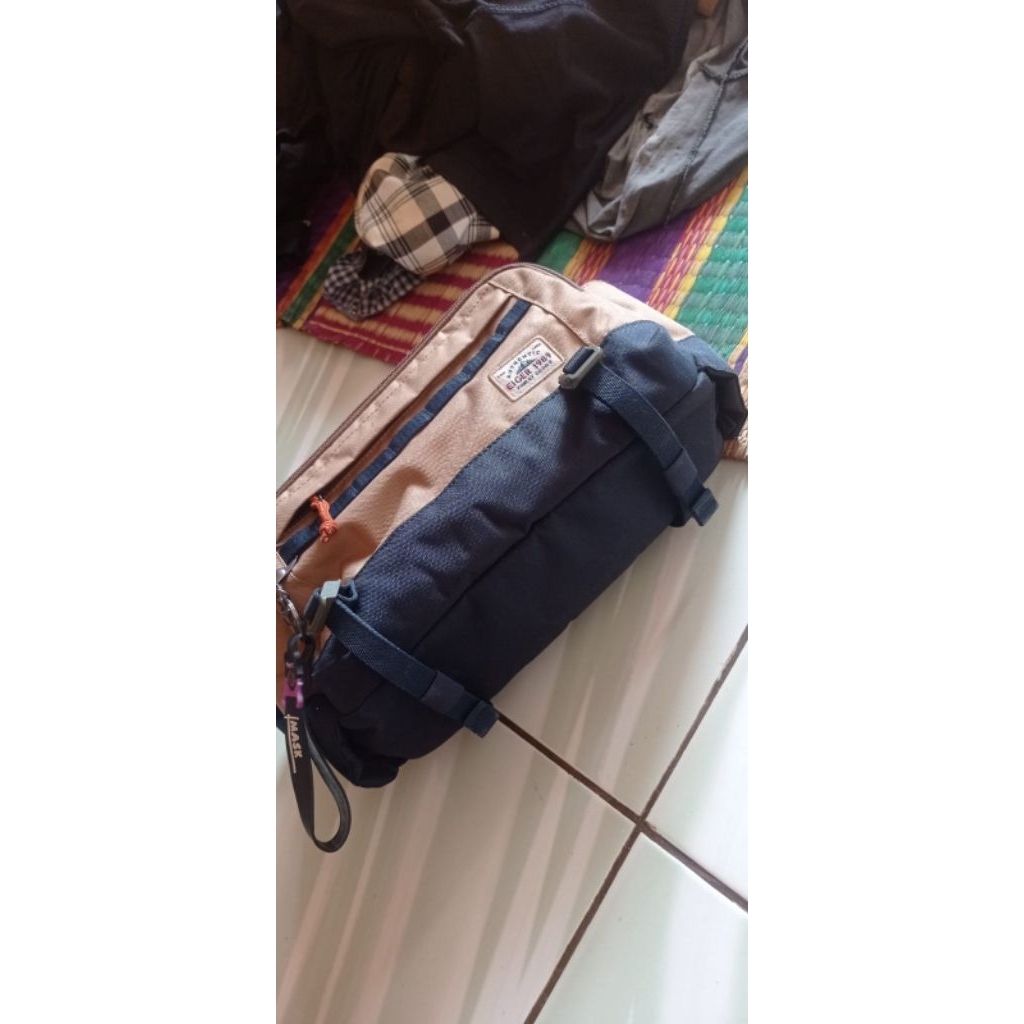 Tas slempang eiger asli