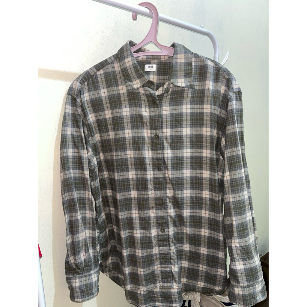 PRELOVED UNIQLO SHIRT