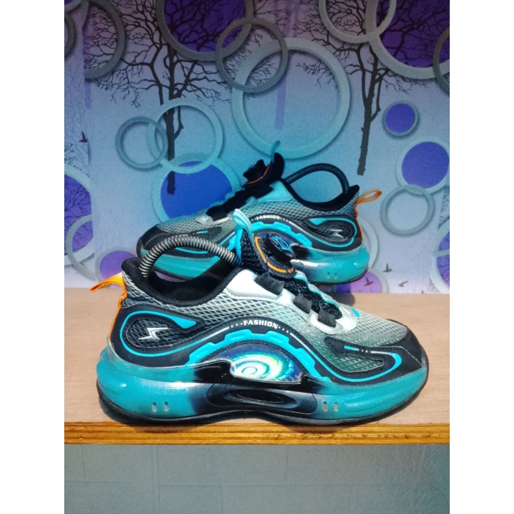 sepatu second size 39 boa aktif
