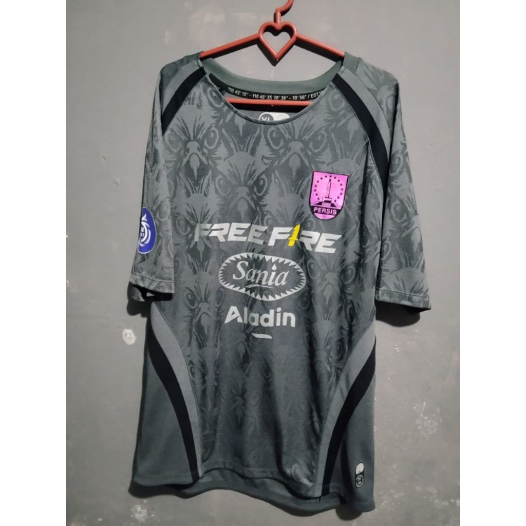 Jersey third player issue persis solo