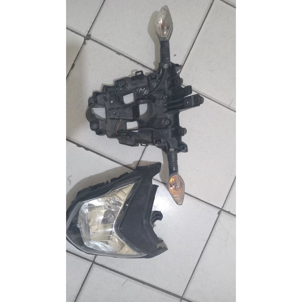 Headlamp CB150r old