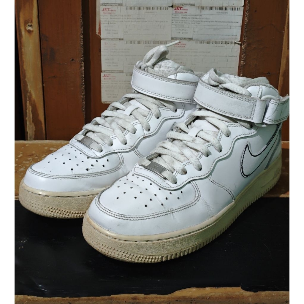 Nike Air Force 1 Putih