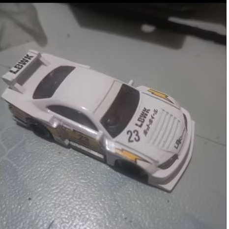 hotwheels reguler lbwk putih loose