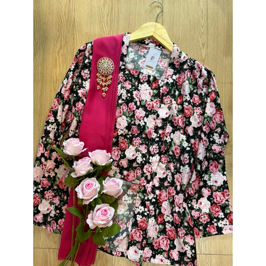 KEBAYA BUNGA KUTUBARU MODERN ROSYITA HITAM BUNGA PINK