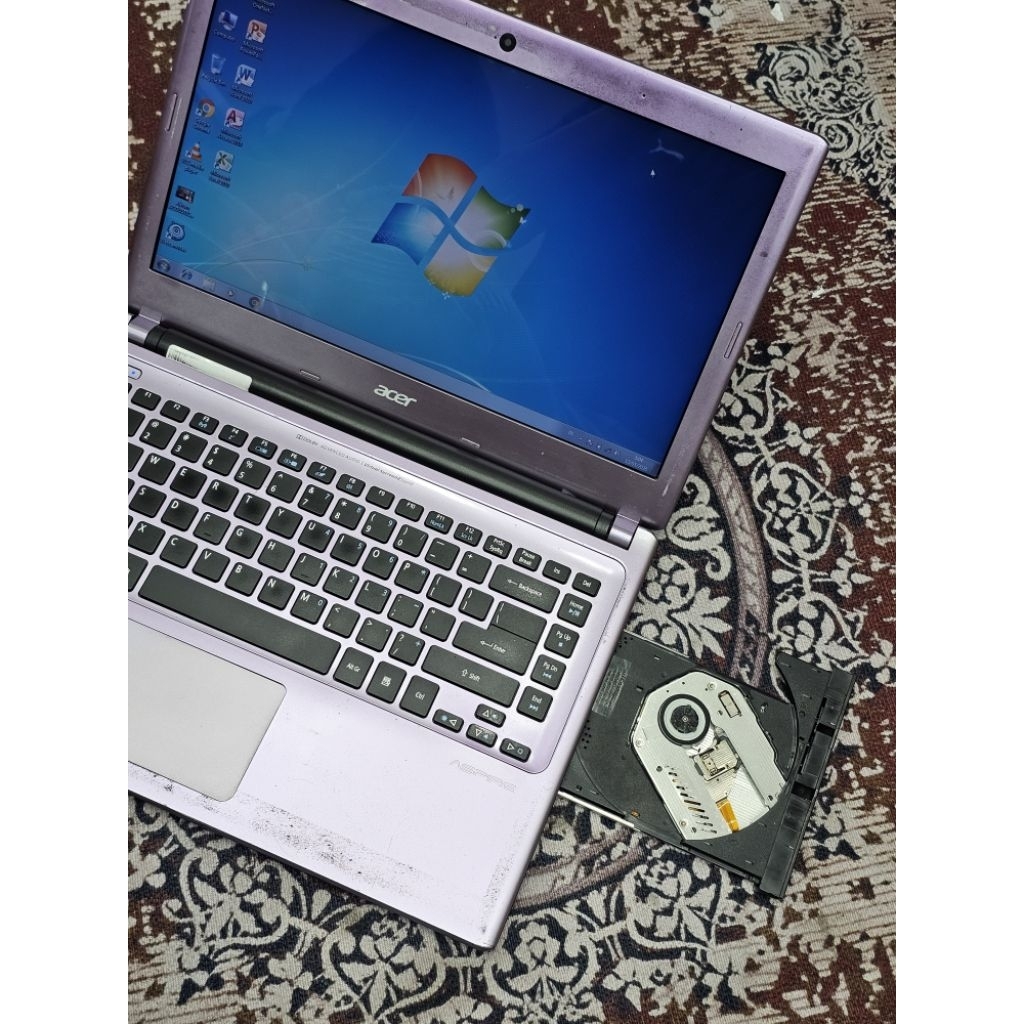 Laptop Acer Aspire V5-471 intel Core i3 RAM 6GB HARDISK 500GB Windows 7 Dual VGA Nvidia Geforce GT 6