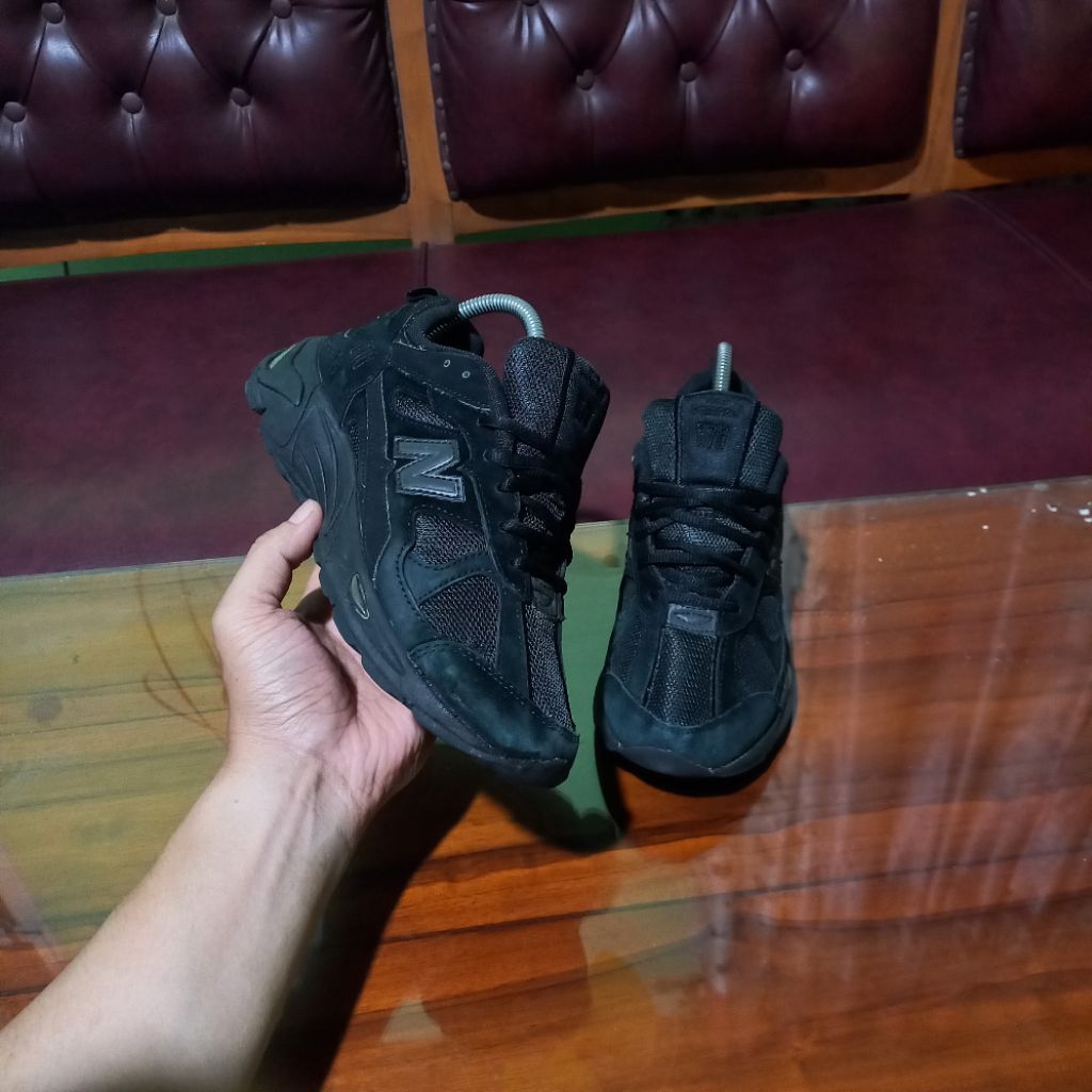 NEW BALANCE 878 TRIPLE BLACK | SEPATU SECOND BRAND | SEPATU SPORT SNEAKERS CASUAL PRIA WANITA