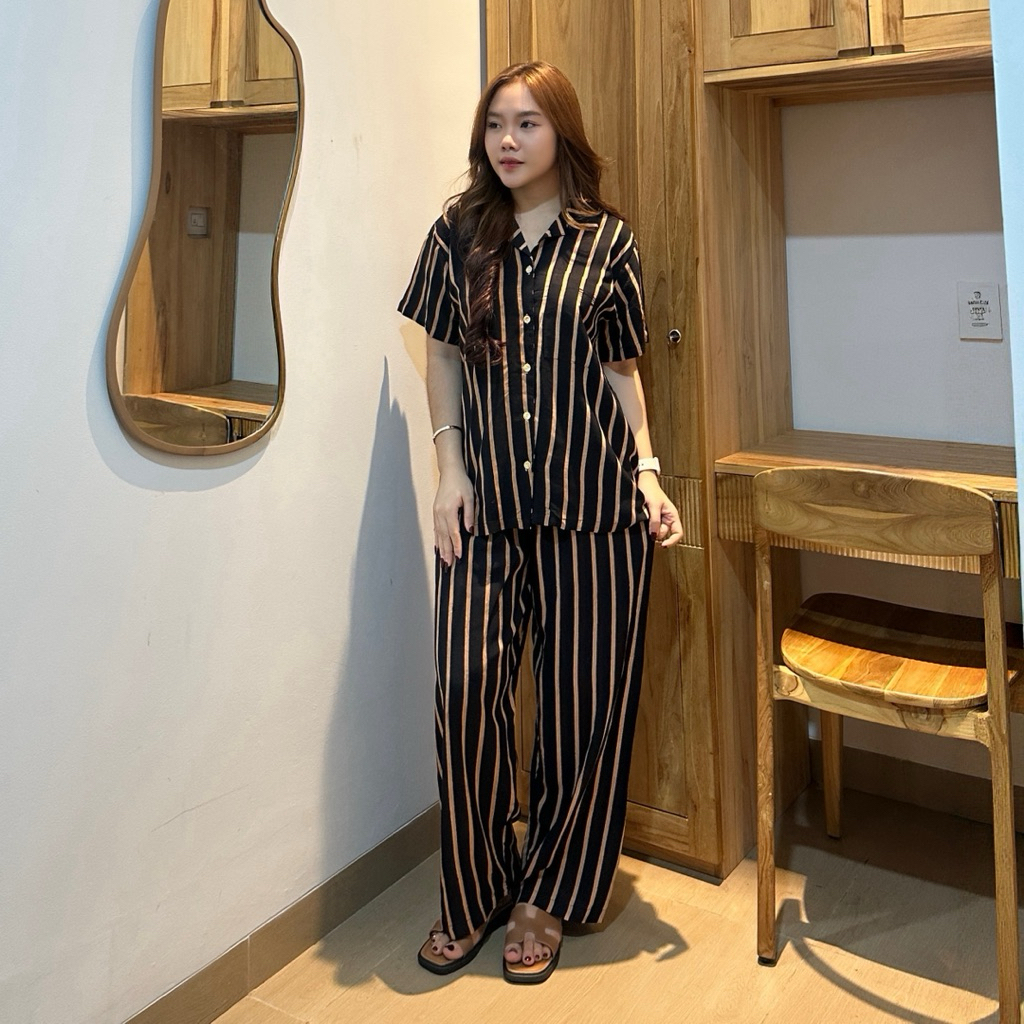 One Set Piyama Rayon Wanita Motif Salur Lengan Pendek Dan Setelan Celana Panjang - Bahan Rayon Berku