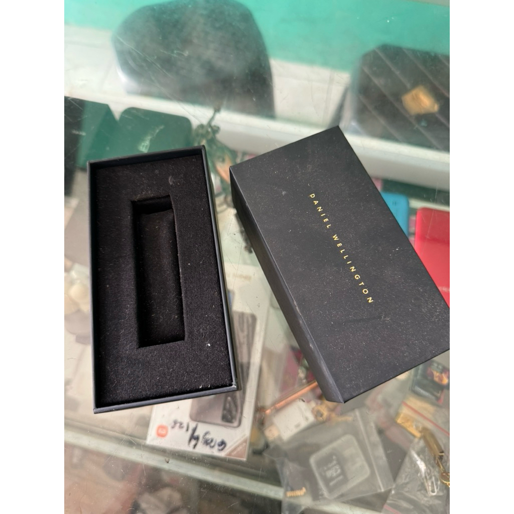 DUS BOX KOTAK JAM TANGAN DANIEL WELLINGTON