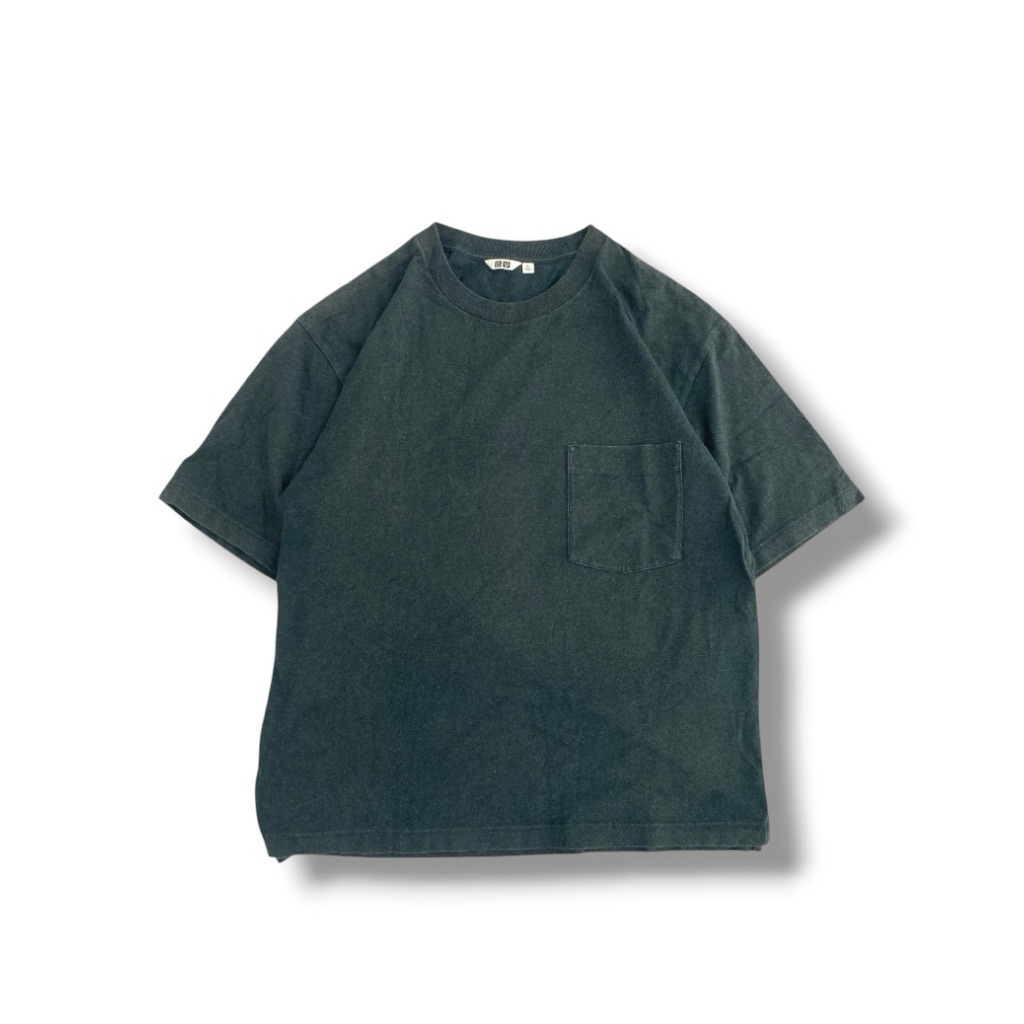 Kaos pocket uniqlo