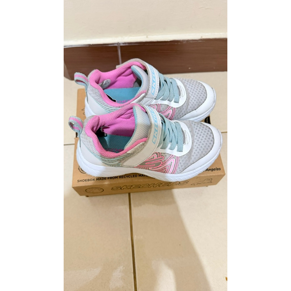 prelove sepatu skechers anak perempuan