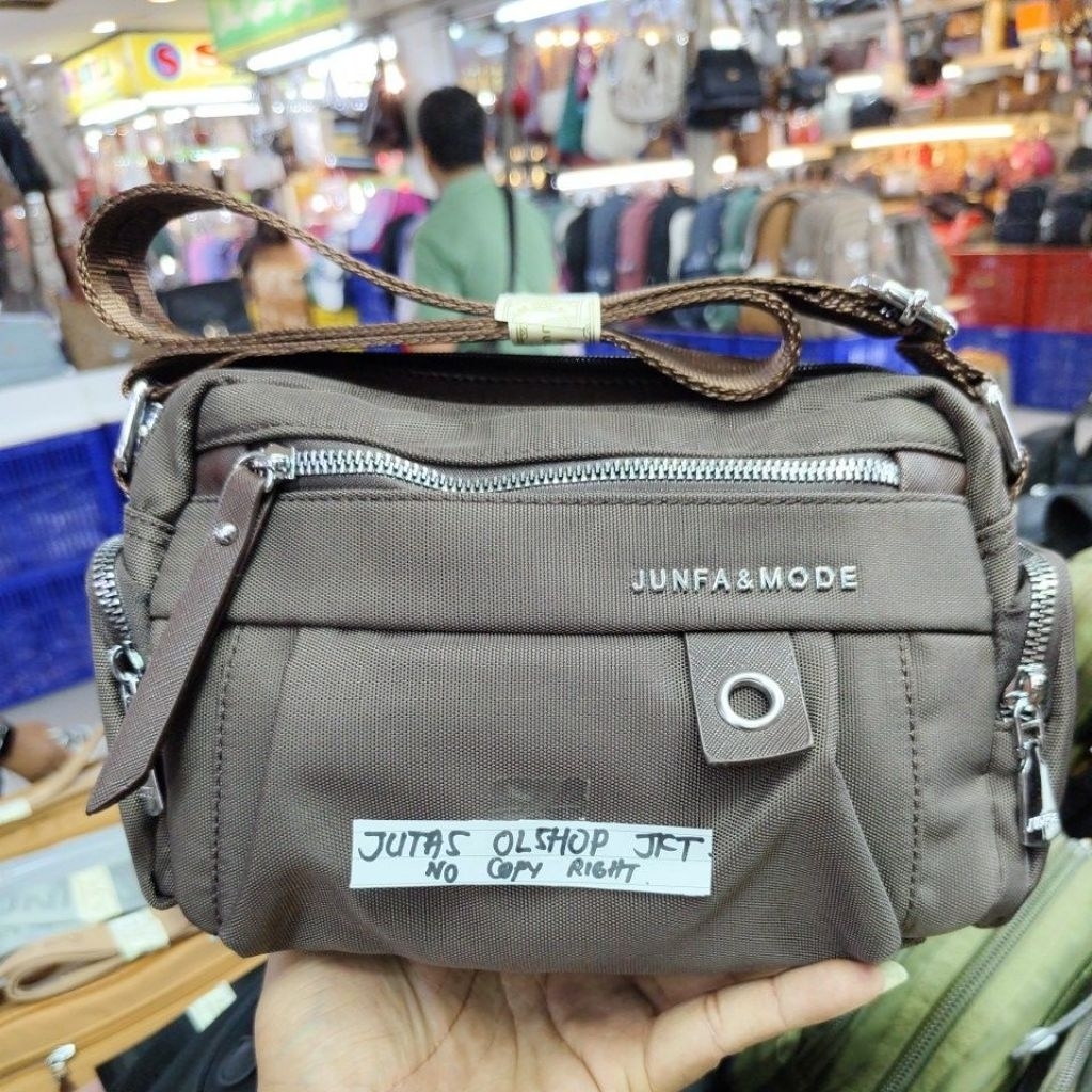 TAS SELEMPANG JUNFA 2094-512 BAHAN KANVAS TEBAL ORIGINAL